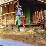 Slameniacik- Domcek Zo Slamy Campsite Krna